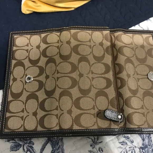 Coach Monogram Wallet - Picture 3 of 6
